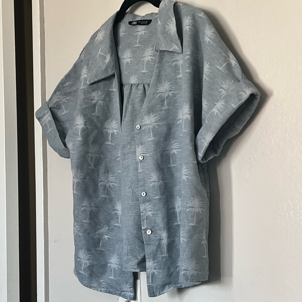 Palm Print Collared Button Down